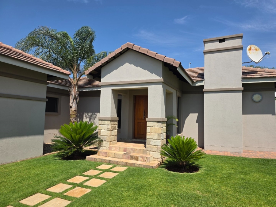 To Let 3 Bedroom Property for Rent in Wilkoppies North West